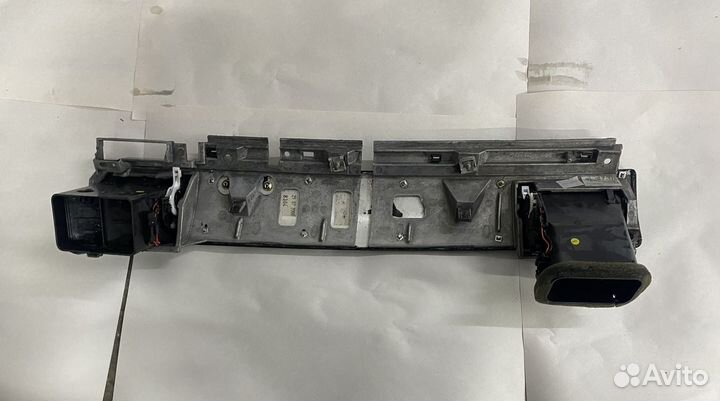 Консоль обдува пассажира audi a8 d3 4E1857186