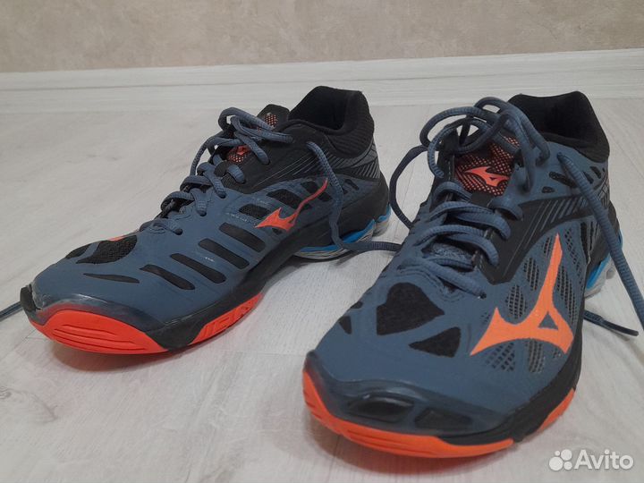 Кроссовки mizuno женские волейбольные