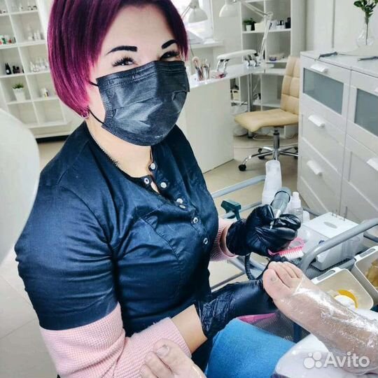 Мастер педикюра, маникюра