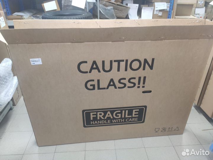 86111S1240 ветровое стекло Santa Fe 2018