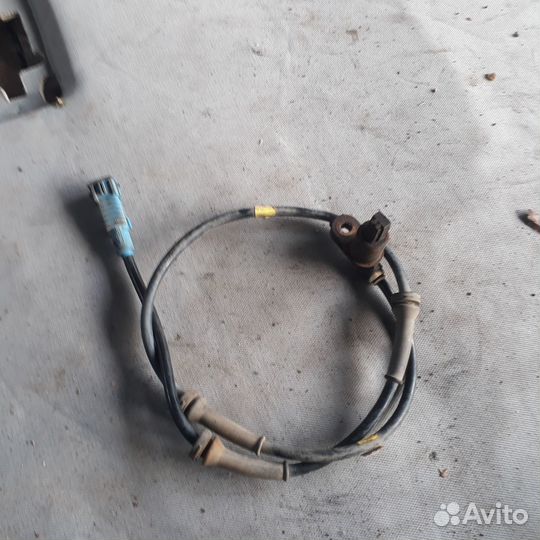 Датчик ABS задний Пежо 206