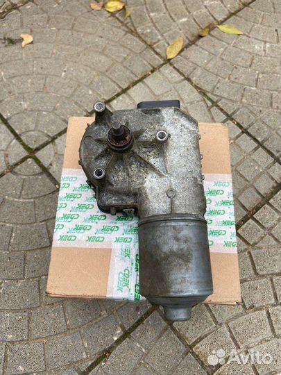 Моторчик стеклоочистителей на Porsche Cayenne 955