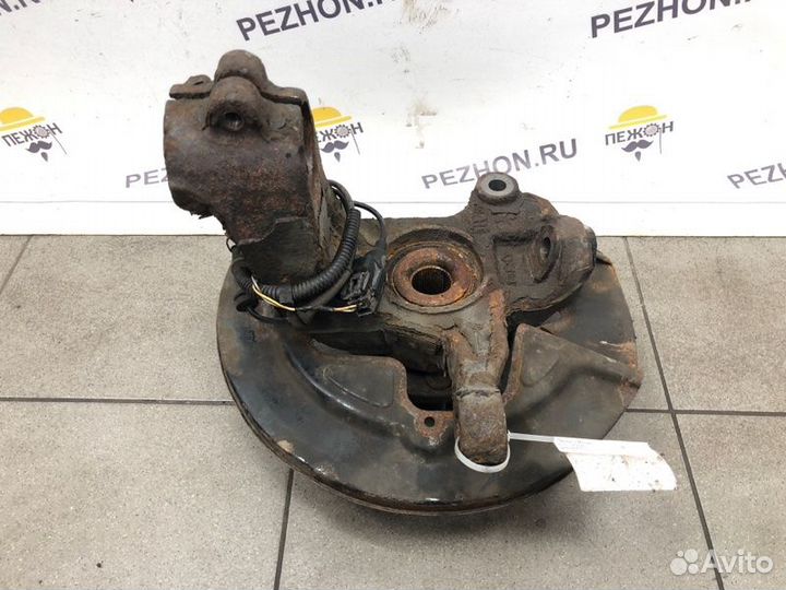 Кулак поворотный передний левый Land Rover