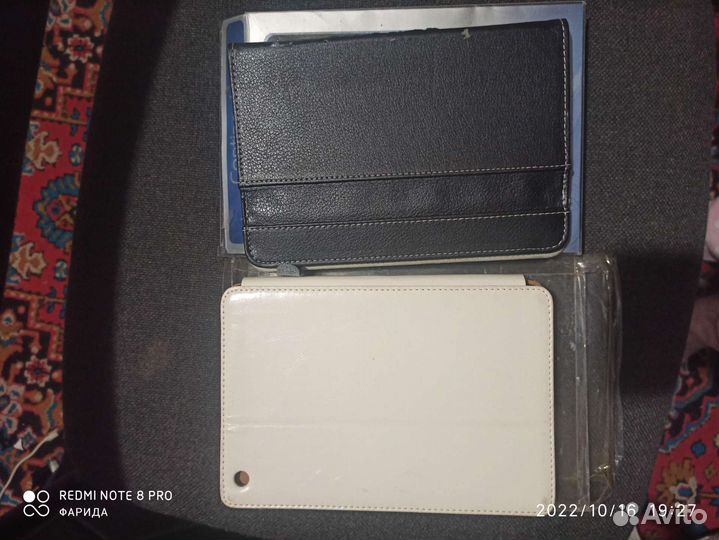 Чехлы на планшеты