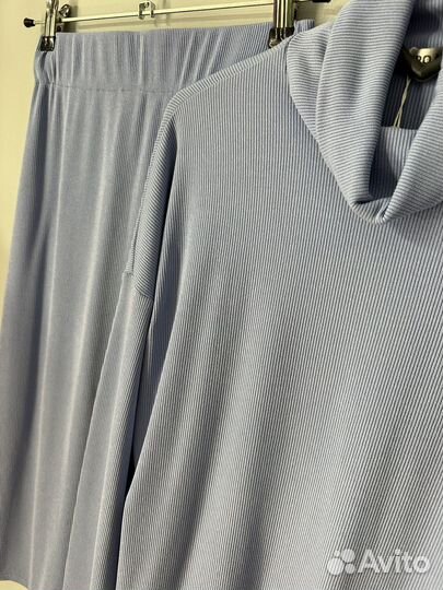 Костюм с юбкой