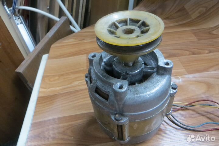 Электродвигатель эп-180-4,220в,180Вт,1350об/м