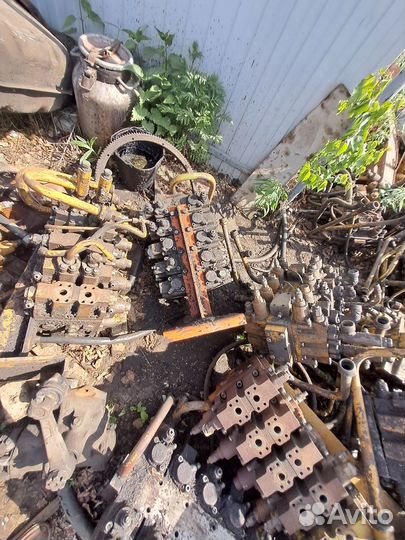 Гидрораспределитель на экскаватор ек-18.14.12