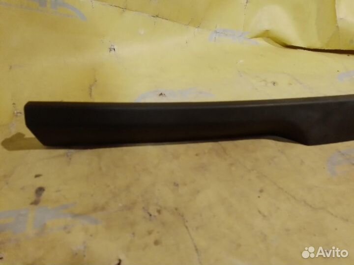 Спойлер переднего бампера правый Opel Vectra C 200