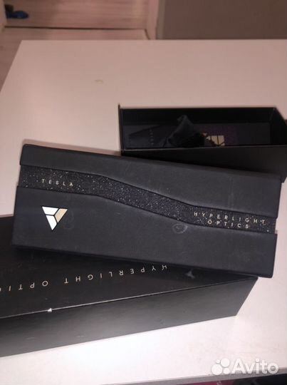 Очки Tesla