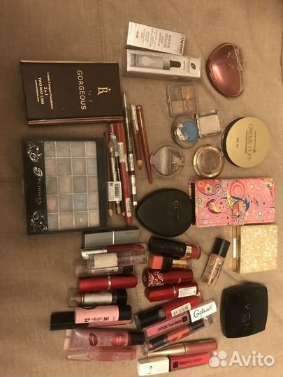 Декоративная косметика пакетом