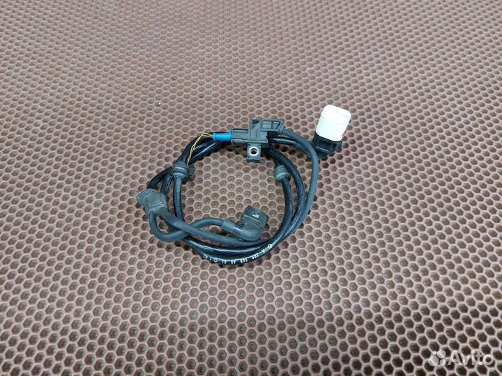 Датчик износа тормозных колодок задний R. Mercedes