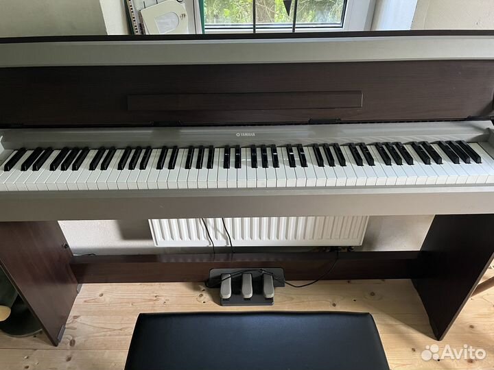 Электронное пианино yamaha