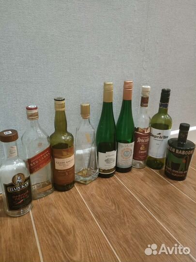 Пустые бутылки из под алкоголя