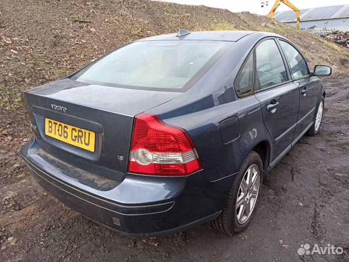 Фонарь задний правый Volvo S40 2 2007 30698347