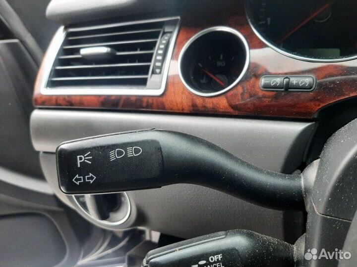 Подрулевой переключатель поворотников Audi A8 BFM