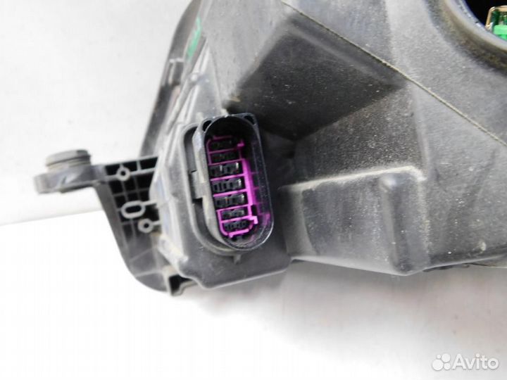 Фара правая Skoda Superb