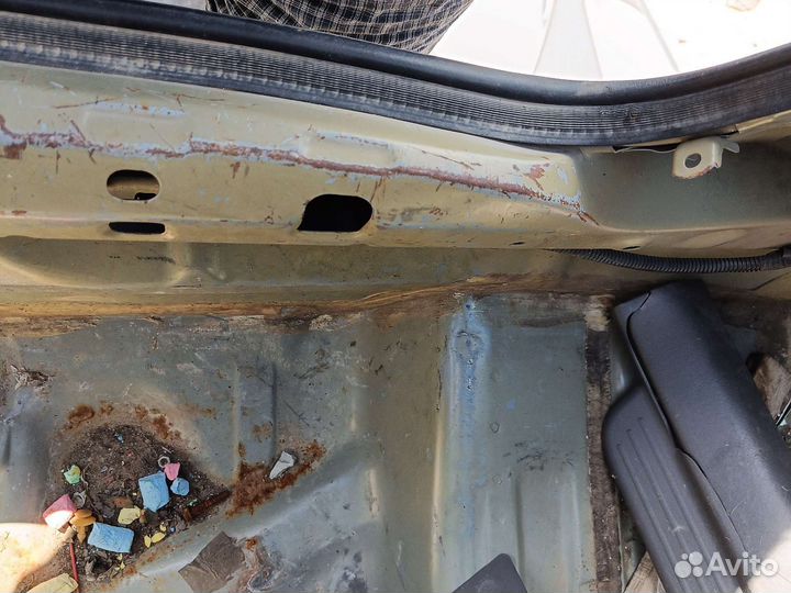 Задняя панель с ванночкой toyota platz