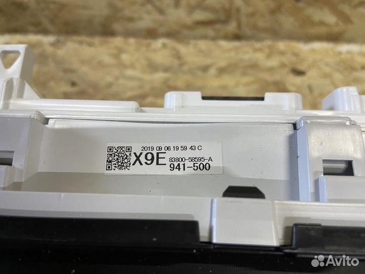 Щиток приборов Toyota Alphard III