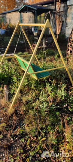 Качели, скамейка