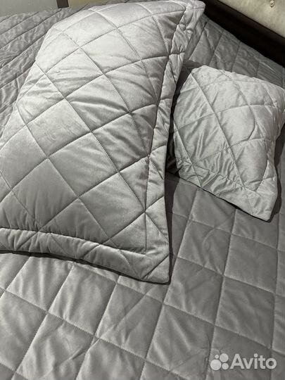 Покрывало на кровать 2 наволочки