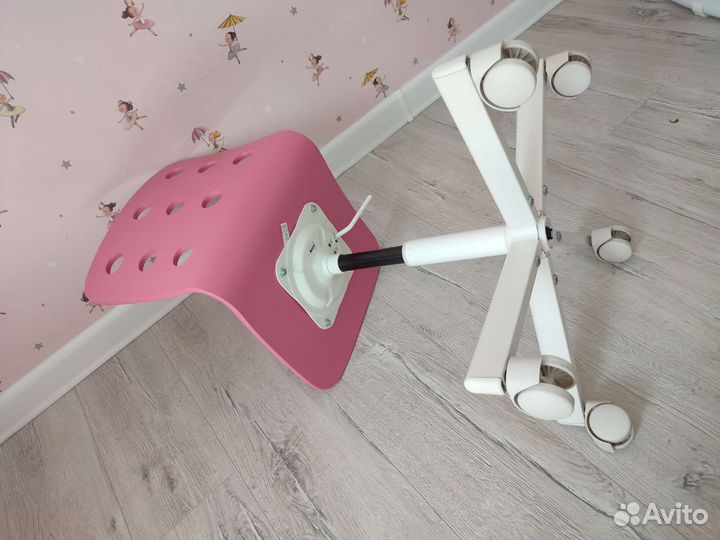 Стул на колесиках детский IKEA икеа