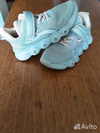 Кроссовки для девочки