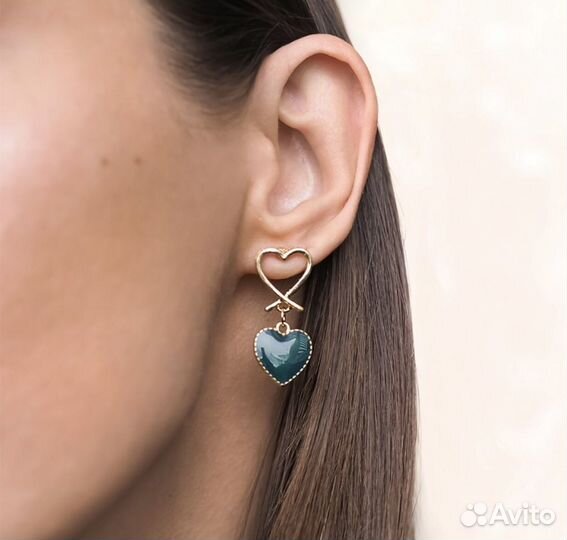 Бижутерия серьги новые сердечки зеленые с эмалью