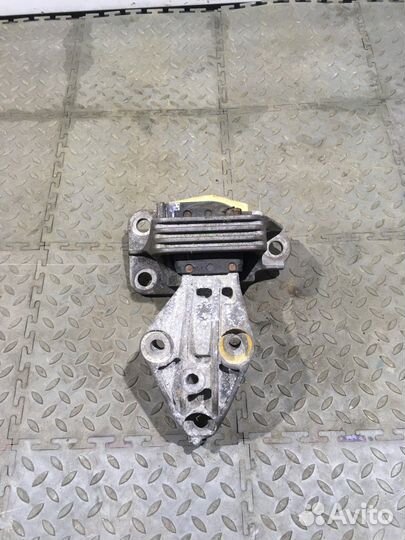 Опора двигателя (Renault Megane)