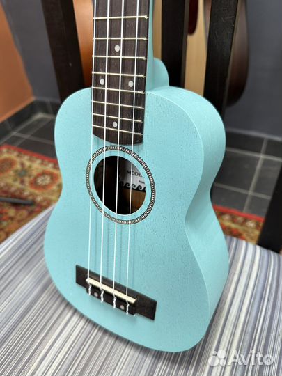Укулеле сопрано голубая новая