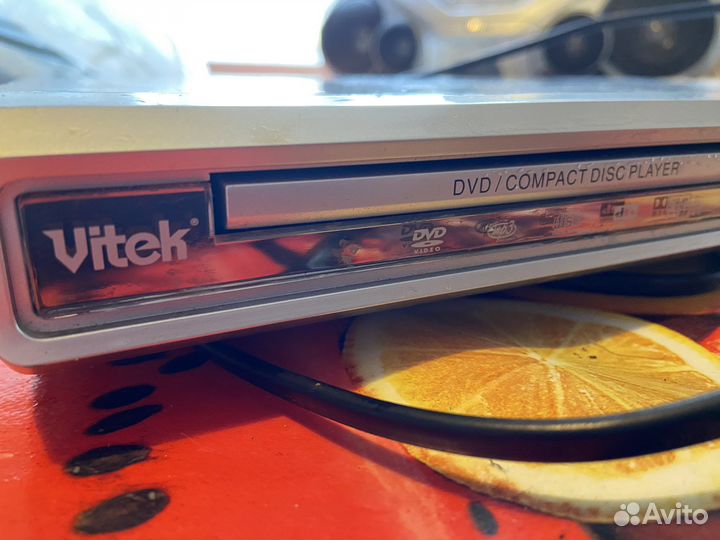 Видеомагнитофон vitek