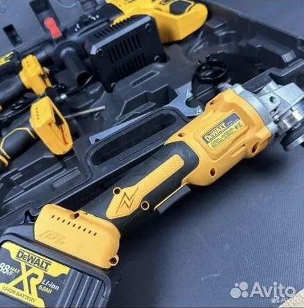 Набор аккумуляторного инструмента dewalt 4 в 1