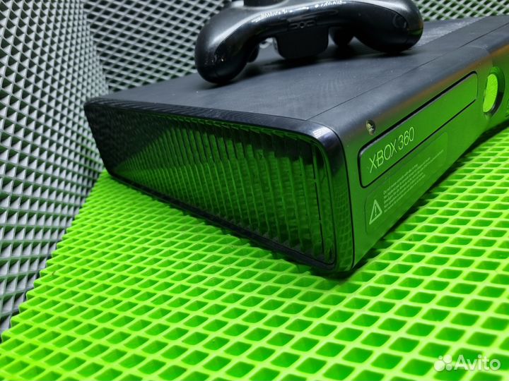 Microsoft Xbox 360 250Gb 1джойстик
