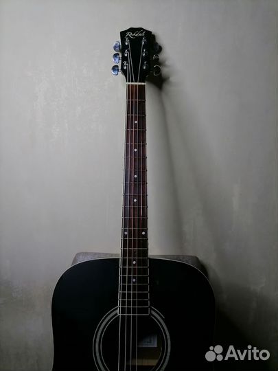 Акустическая гитара