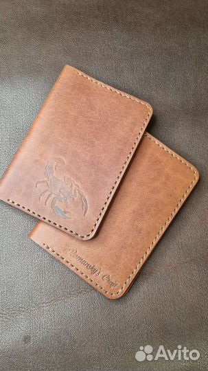 Кожаная обложка на паспорт ручной работы