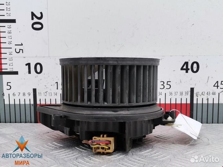 Моторчик печки Audi A4 B7 2004 8E1820021E