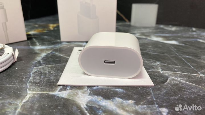 Быстрая зарядка для iPhone 20w