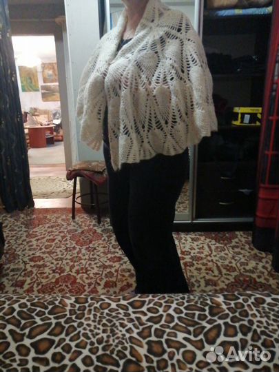 Платок шаль. Тапочки. Носки