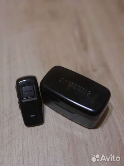 Bluetooth-гарнитура Samsung WEP200