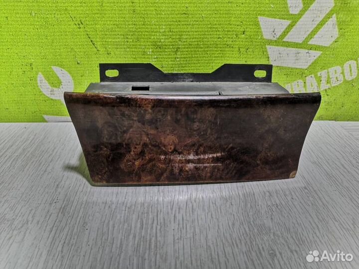 Пепельница передняя Вольво C40