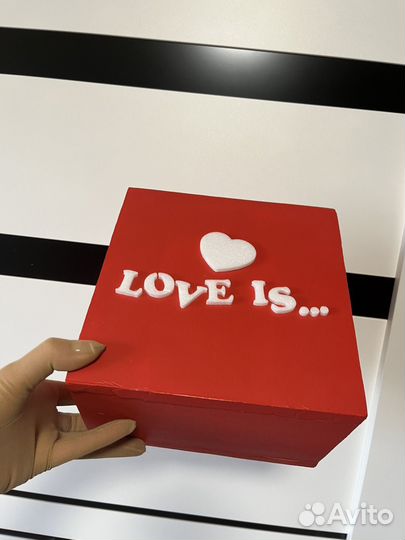 Пенобоксы для цветов коробка с крышкой Love is