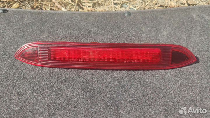 Стоп сигнал двери багажника Toyota Porte Spade