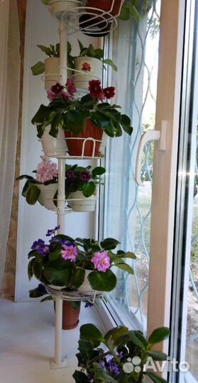 Распор в оконный проем для цветов