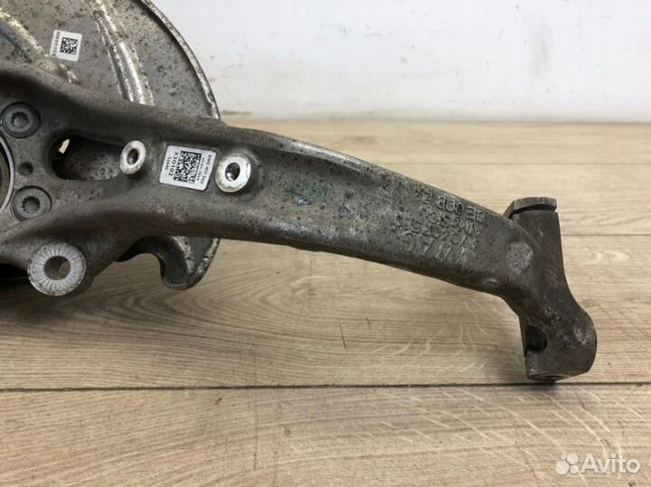 Поворотный кулак со ступицей передний правый Audi