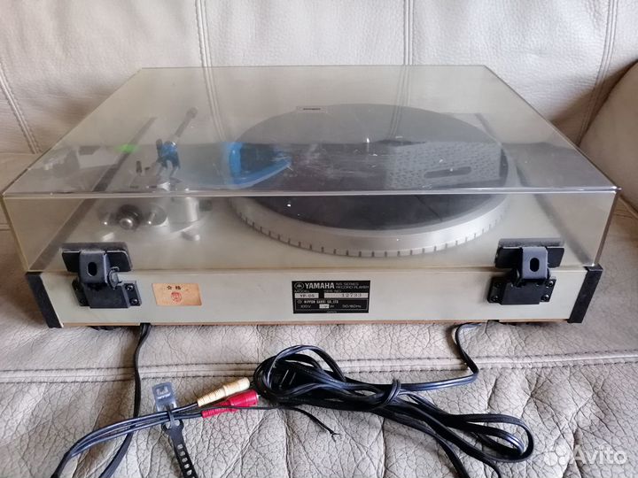 Аналоговый виниловый проигрыватель yamaha YP-D5