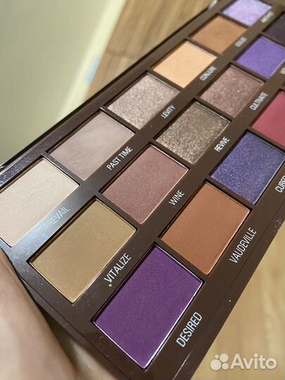 Палитра теней Revolution