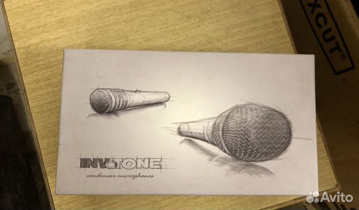 Конденсаторный вокальный проводной микрофон