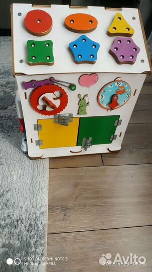 Бизиборд домик