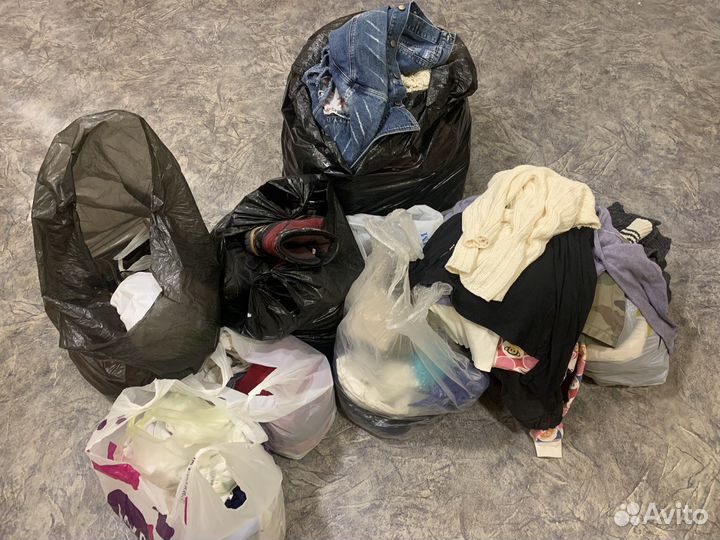 Вещи, одежда мешками