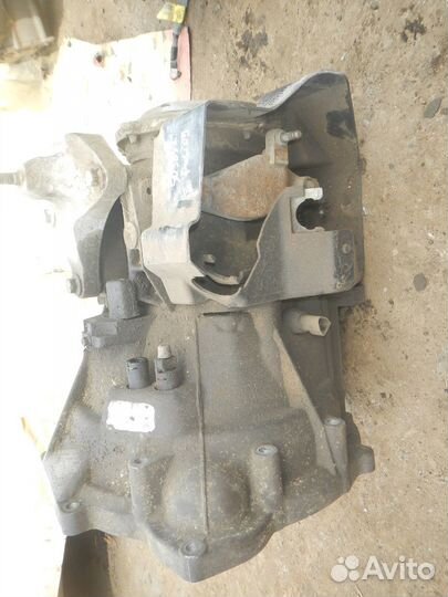 МКПП (механическая коробка переключения передач) F