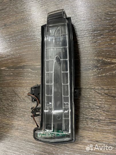 Фонарь указателя поворота правый Mercedes-Benz